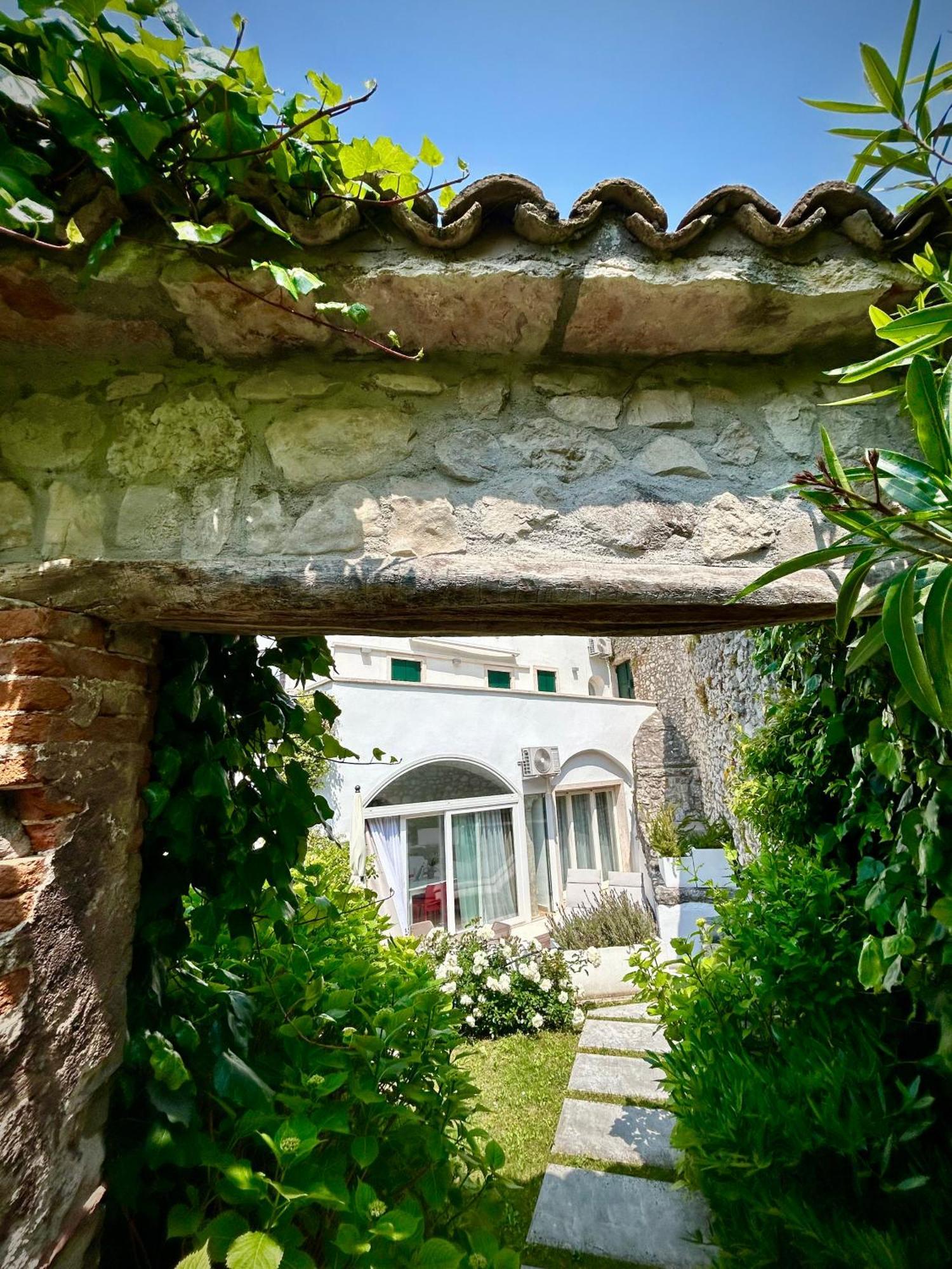 Villa Borgo Borago Brenzone sul Garda Camera foto